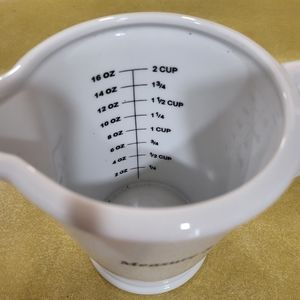 Measuring cup